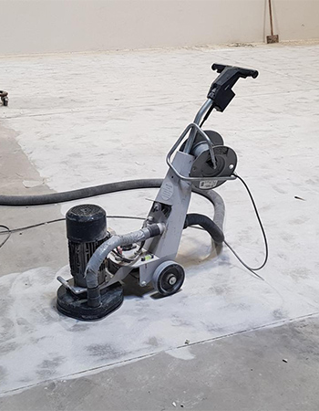 Résine industrielle Travaux de revêtement de sol industriel à Marseille : comment l’installer et l’entretenir pour maximiser sa durée de vie et ses performances ?